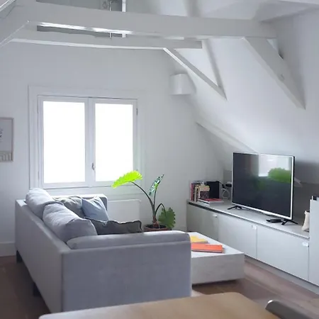 New V Luxury * Amsterdam