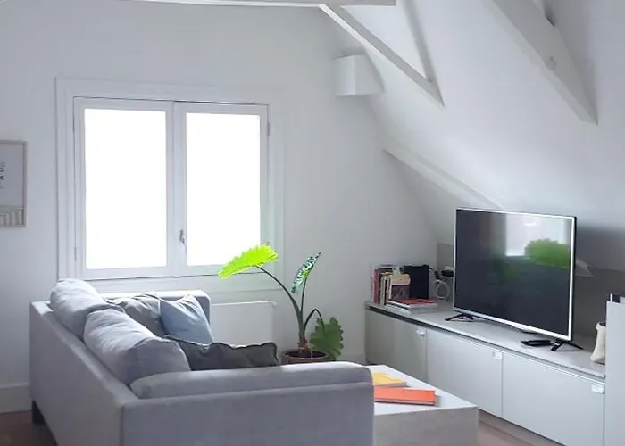 New V Luxury * Ámsterdam