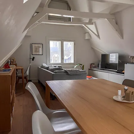 New V Luxury Amsterdam